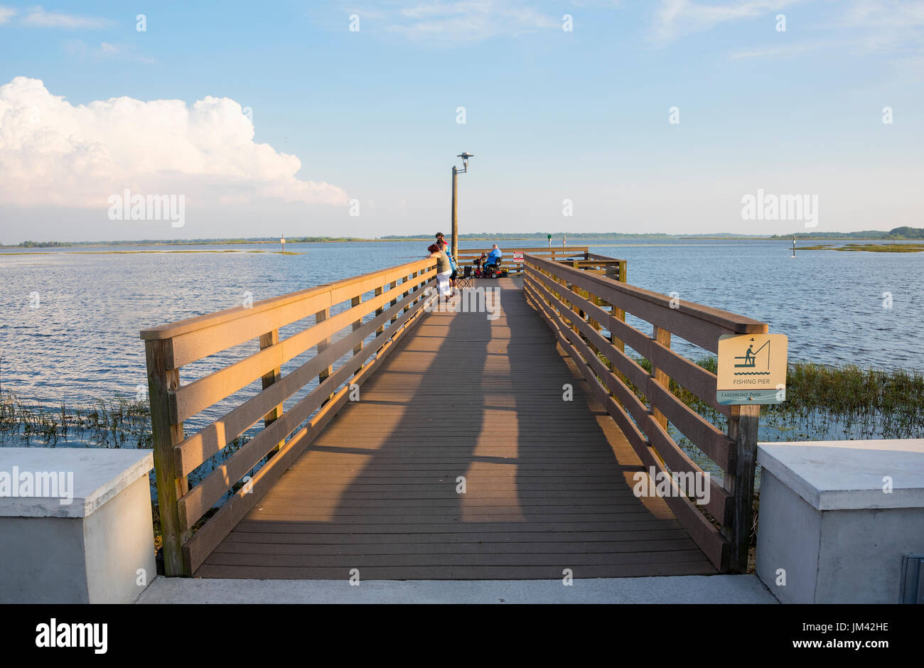 Ansicht eines Abends die Fischerei Filmförderpreis am Lake Toho Waterfront Park, Kissimmee, Florida. Stockfoto