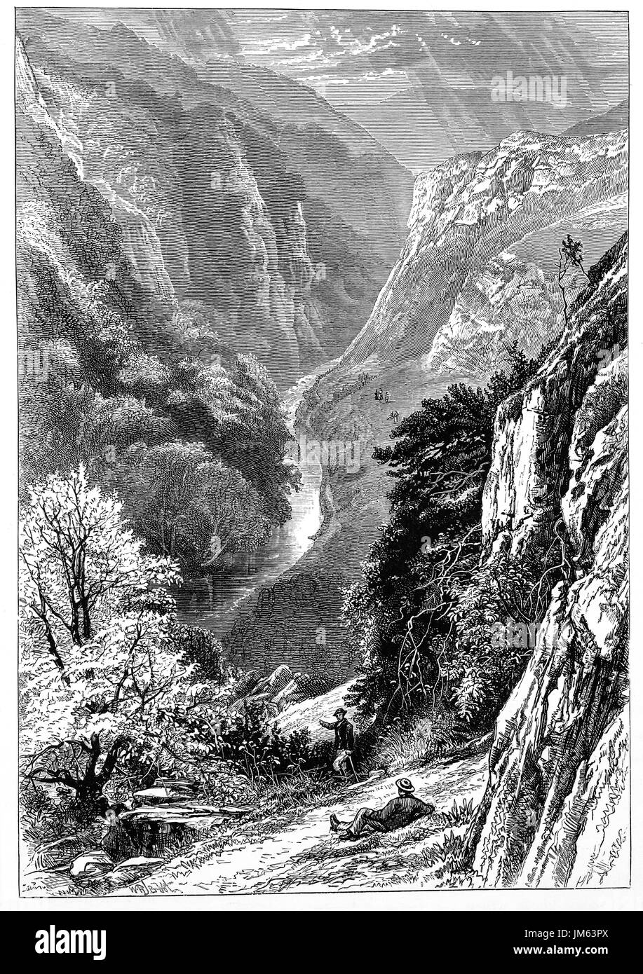 1870: Wanderer über den Fluss Dove durchströmenden Dovedale, einem Tal im Peak District, Derbyshire, England Stockfoto