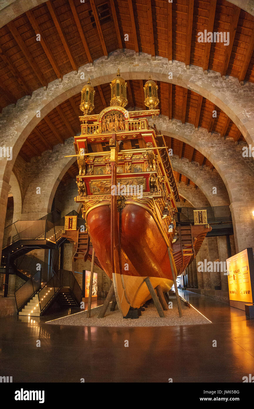 Innenraum der berühmte Museu Maritim de Barcelona, Spanien. Das Museum ist eines der interessantesten Sehenswürdigkeiten in Barcelona Stadt. Stockfoto
