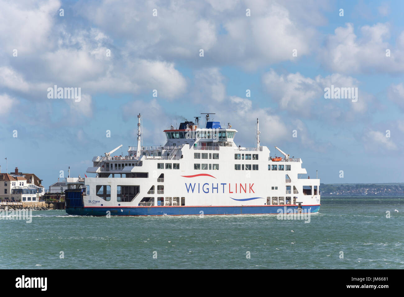 Wightlink Fähre verlässt Portsmouth Harbour für die Isle Of Wight, Portsmouth, Hampshire, England, Vereinigtes Königreich Stockfoto