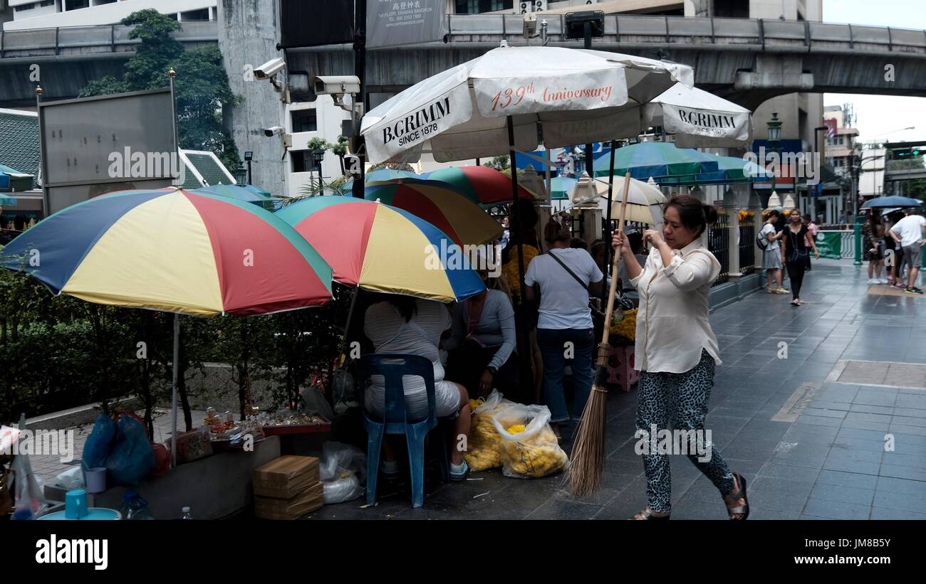 Das Erawan-Schrein Touristenattraktion Bangkok Thailand ist der Mittelpunkt der Stadt Stockfoto