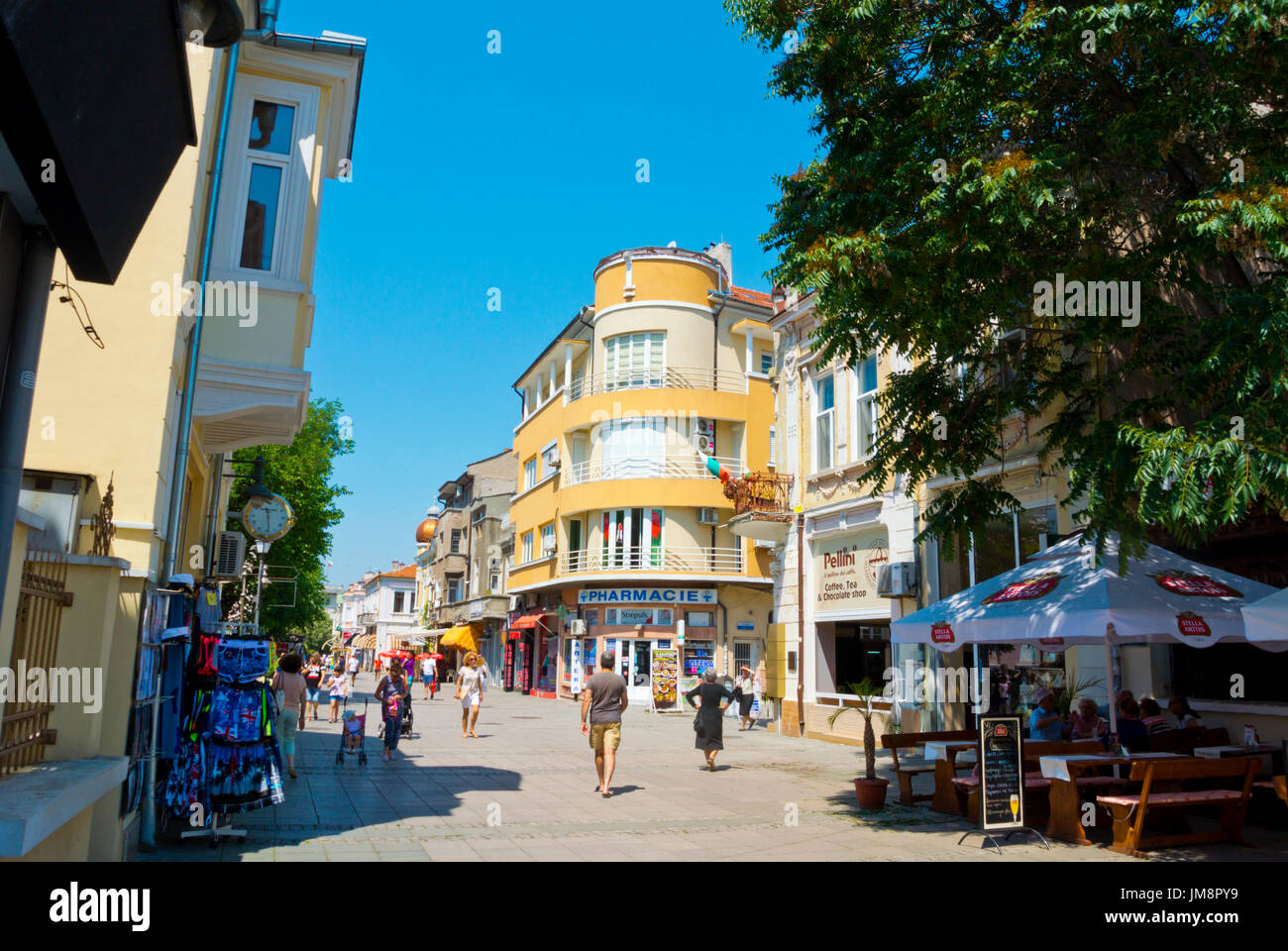 Aleko Bogoridi Fußgängerzone, Burgas, Bulgarien Stockfoto, Bild ...