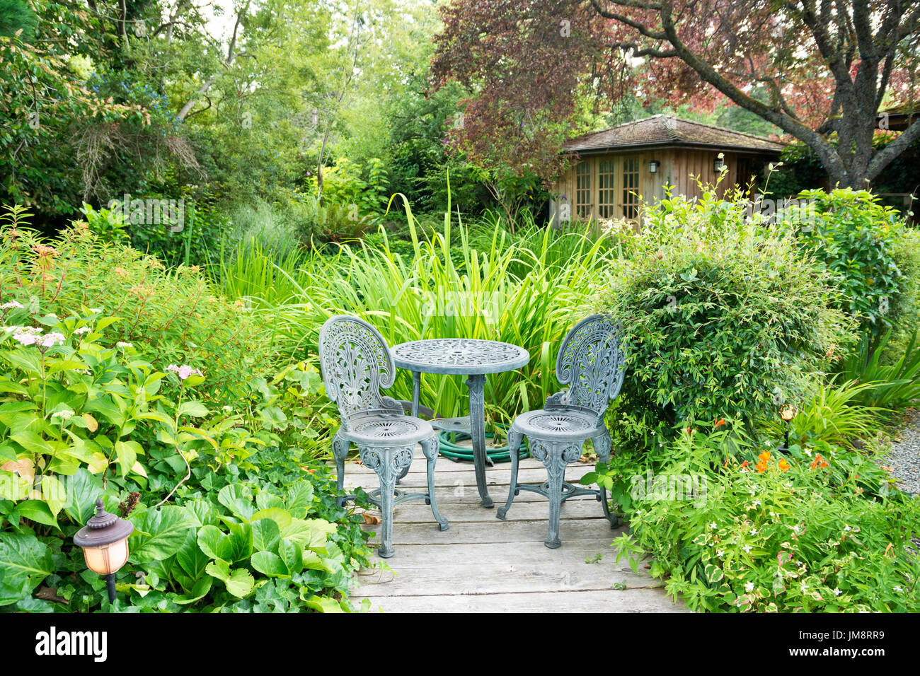 Schönen Garten Galiano Oceanfront Inn auf Galiano Island, BC, Kanada. Stockfoto