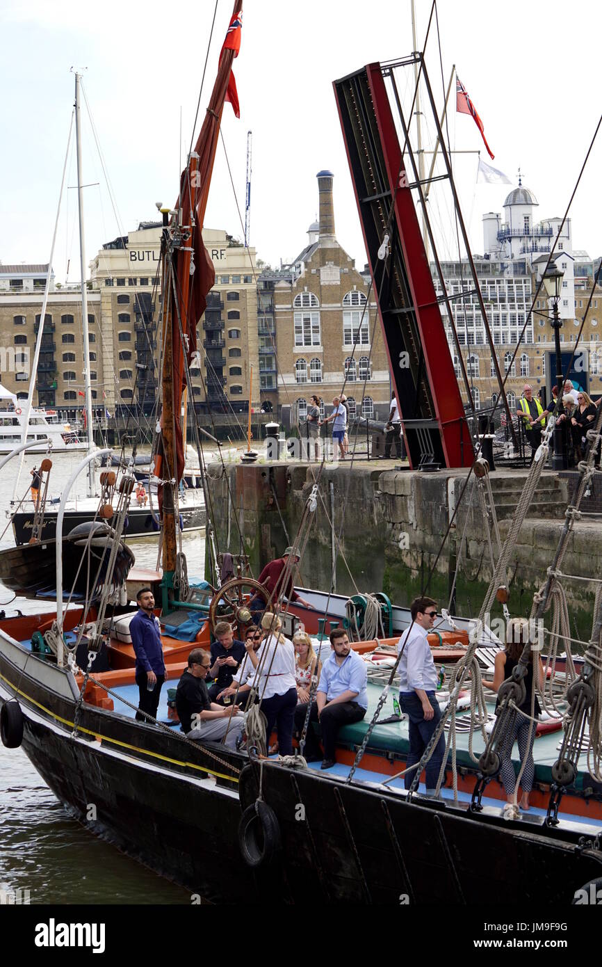 Boote in Dock, London Stockfoto