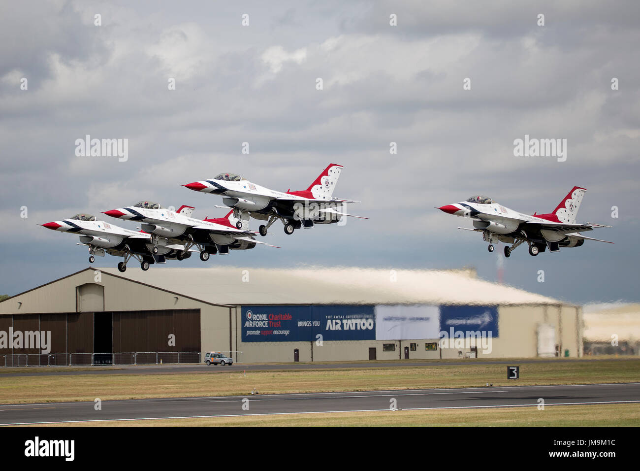 Kunstflugstaffel USAF Thunderbirds auf 2017 RIAT in Fairford, Vereinigtes Königreich Stockfoto