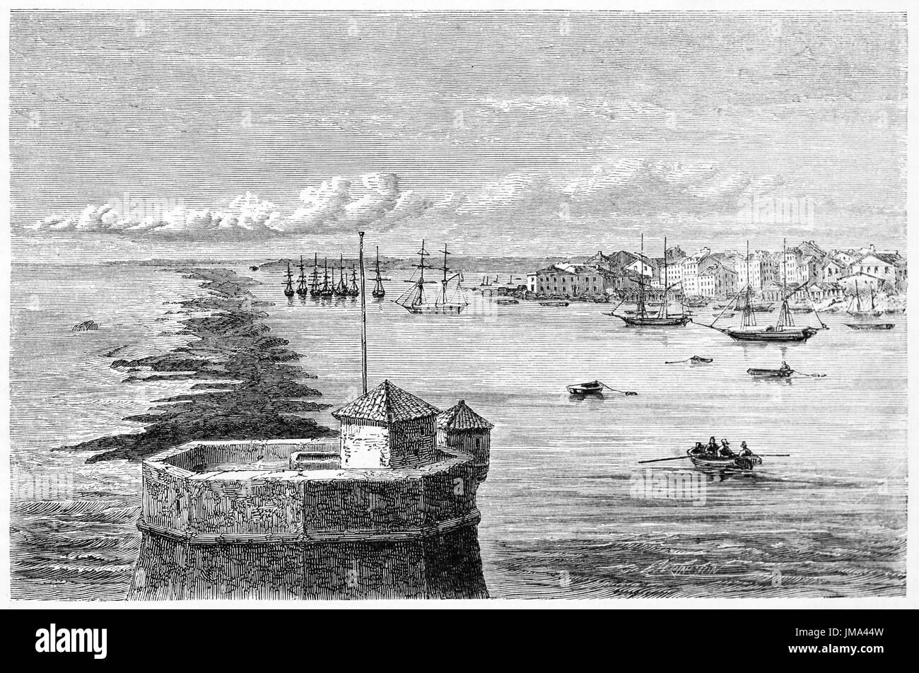 Pernambuco Seaport mit Segelschiffen, Brasilien, von einem steinernen Wachturm aus gesehen. Alte Ätzkunst von Riou und Maurand, Le Tour du Monde, 1861 Stockfoto