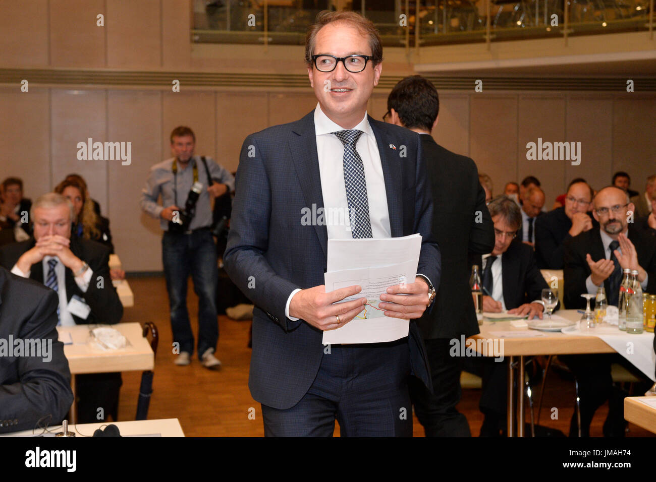 Bundesminister für Verkehr und digitale Infrastruktur Alexander Dorbindt spricht während des ersten bayerisch-Tschechische Eisenbahn-Gipfels in Furth Im Wald, Deutschland, am 26. Juli 2017 (CTK Foto/Miroslav Chaloupka) Stockfoto