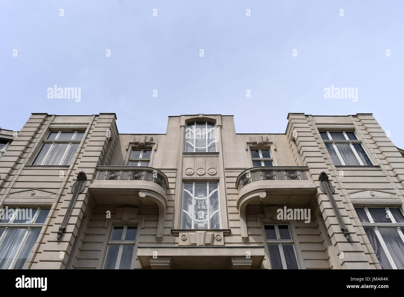 Potsdam, Deutschland. 27. Juli 2017. Teile der äußeren Studio Szenen von Studio Babelsberg "Neue Berliner Straße" können in Potsdam, Deutschland, 27. Juli 2017 gesehen werden. Die Stadt Berlin ist meist renoviert, das kann ein Problem sein, wenn historische Filmaufnahmen in der Hauptstadt festgelegt. Studio Babelsberg bietet eine enge Alternative. Foto: Ralf Hirschberger/Dpa-Zentralbild/Dpa/Alamy Live News Stockfoto