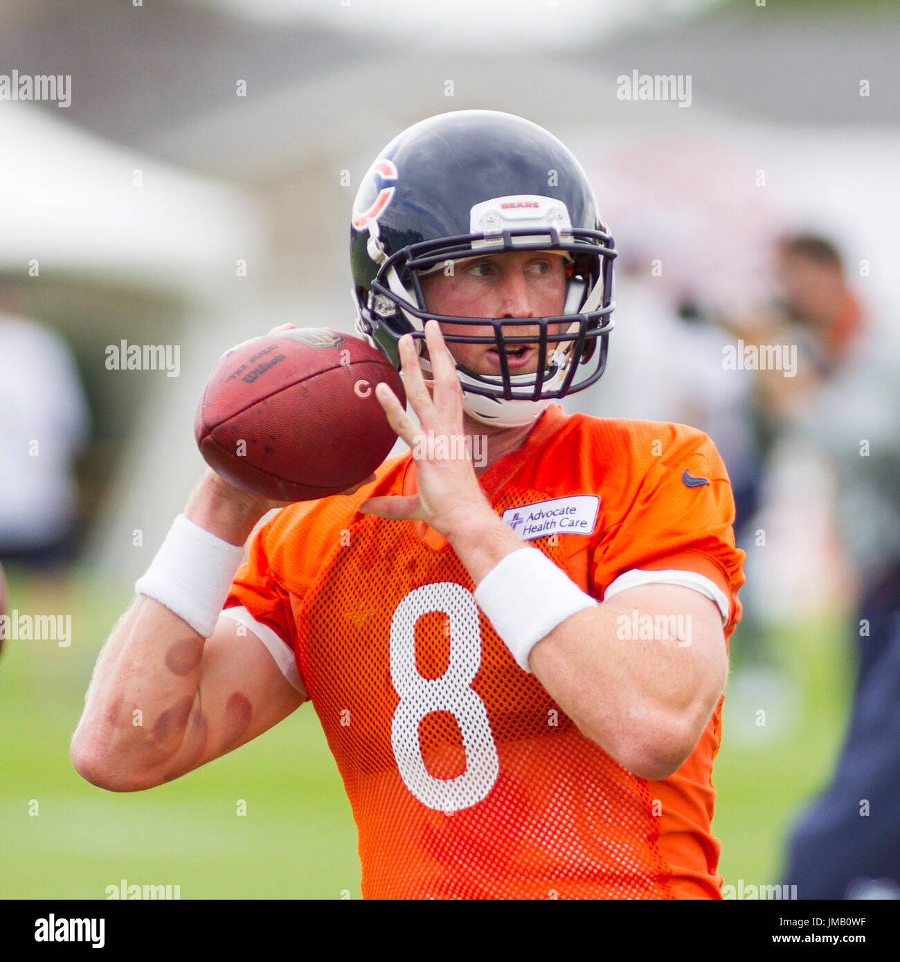 Bourbonnais, Illinois, USA. 27. Juli 2017. -Chicago Bären #8 Mike Glennon bereitet für einen Pass während des Trainingslagers auf dem Campus der Olivet Nazarene University, Bourbonnais, IL. Bildnachweis: Csm/Alamy Live-Nachrichten Stockfoto