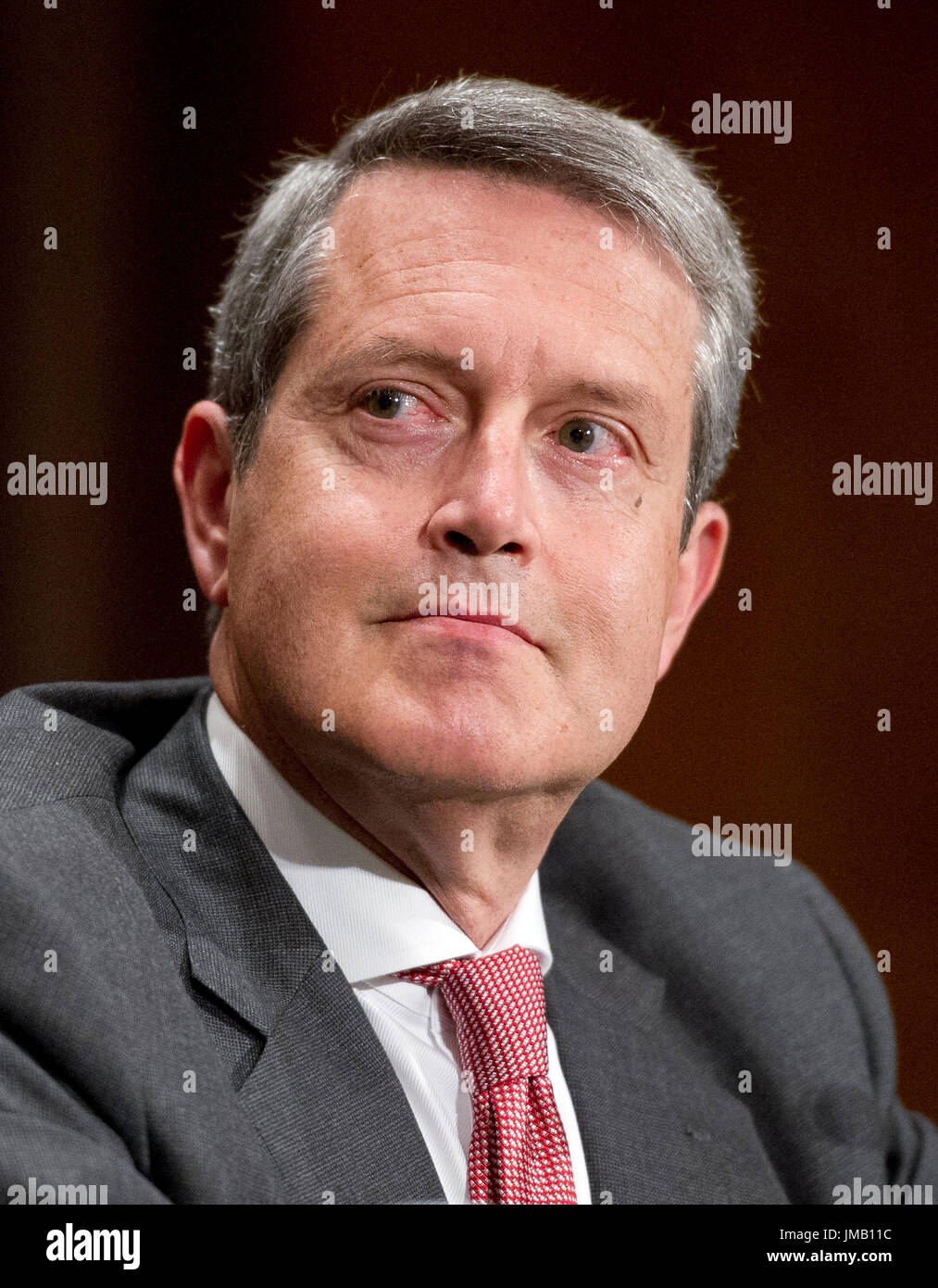 Washington DC, USA. 27. Juli 2017. Randal Quarles, Gründer und Leiter der Cynosure-Gruppe, ein privates Investmentunternehmen, bezeugt vor dem United States Senate Committee on Banking, Wohnungsbau und Stadtentwicklung auf seine Ernennung zum Mitglied des Board of Governors des Federal Reserve System, Mitglied des Board of Governors des Federal Reserve System (Wiederwahl) und stellvertretender Vorsitzender für die Aufsicht der Board of Governors des Federal Reserve System zu sein. Bildnachweis: MediaPunch Inc/Alamy Live-Nachrichten Stockfoto