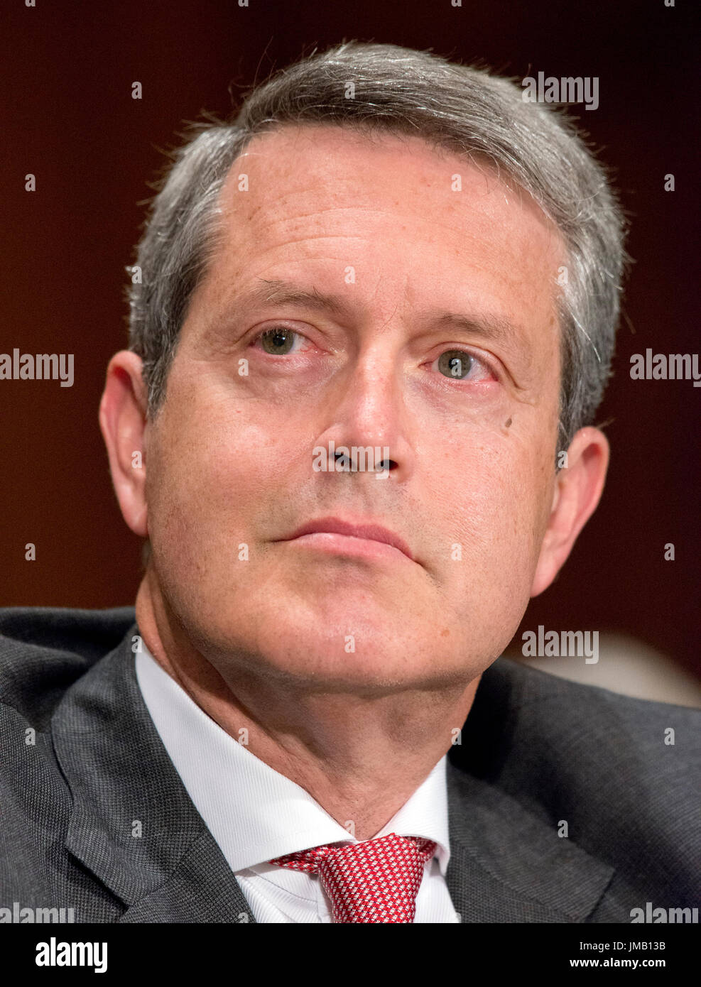 Washington DC, USA. 27. Juli 2017. Randal Quarles, Gründer und Leiter der Cynosure-Gruppe, ein privates Investmentunternehmen, bezeugt vor dem United States Senate Committee on Banking, Wohnungsbau und Stadtentwicklung auf seine Ernennung zum Mitglied des Board of Governors des Federal Reserve System, Mitglied des Board of Governors des Federal Reserve System (Wiederwahl) und stellvertretender Vorsitzender für die Aufsicht der Board of Governors des Federal Reserve System zu sein. Bildnachweis: MediaPunch Inc/Alamy Live-Nachrichten Stockfoto
