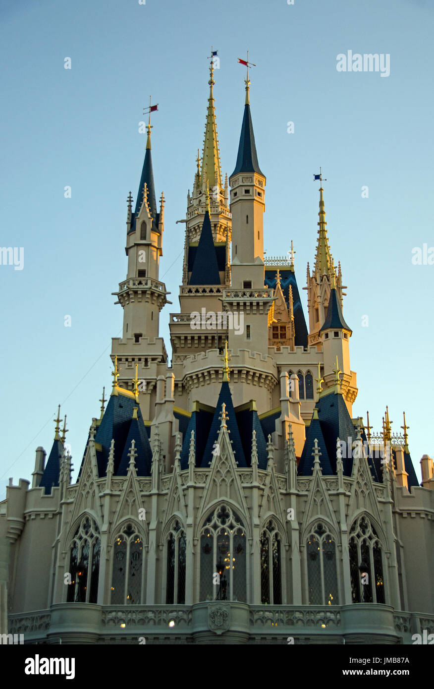 Walt Disney World Cinderella Schloss bei Sonnenuntergang Stockfoto