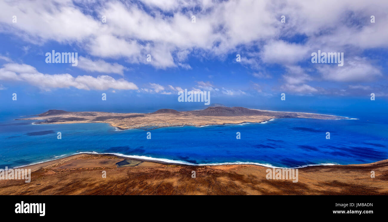 Die Insel "La Graciosa" angezeigt, aus der "Mirador del Rio" Lookout auf Lanzarote Stockfoto