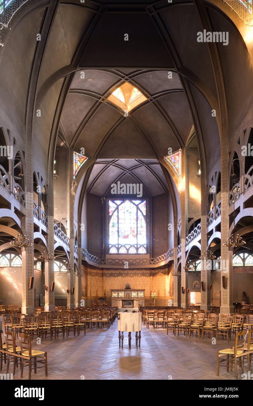 Paris, Pfarrkirche Saint-Jean de Montmartre, 19 Rue des Abbesses, Architekt Anatole de Baudot Stockfoto