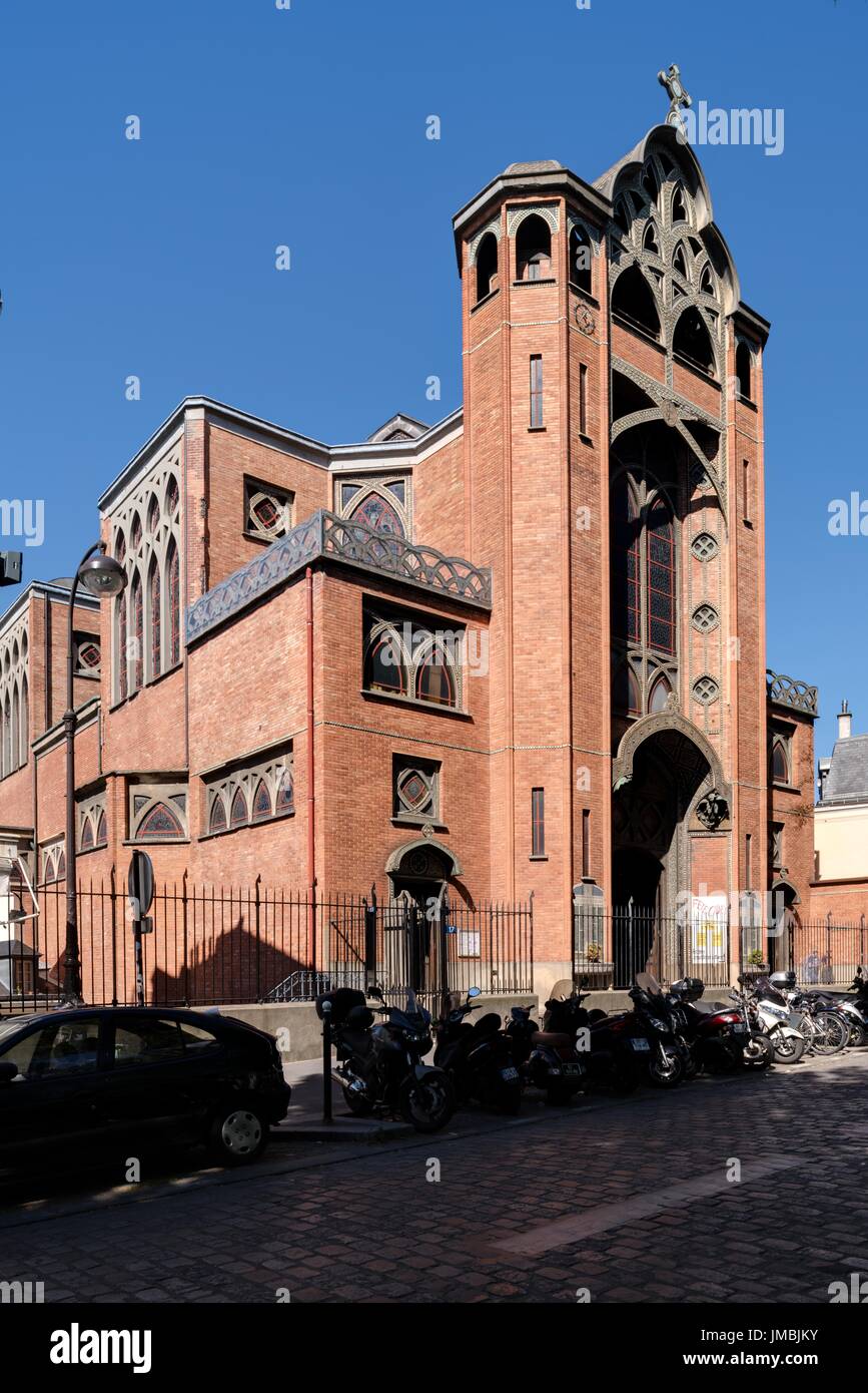 Paris, Pfarrkirche Saint-Jean de Montmartre, 19 Rue des Abbesses, Architekt Anatole de Baudot Stockfoto