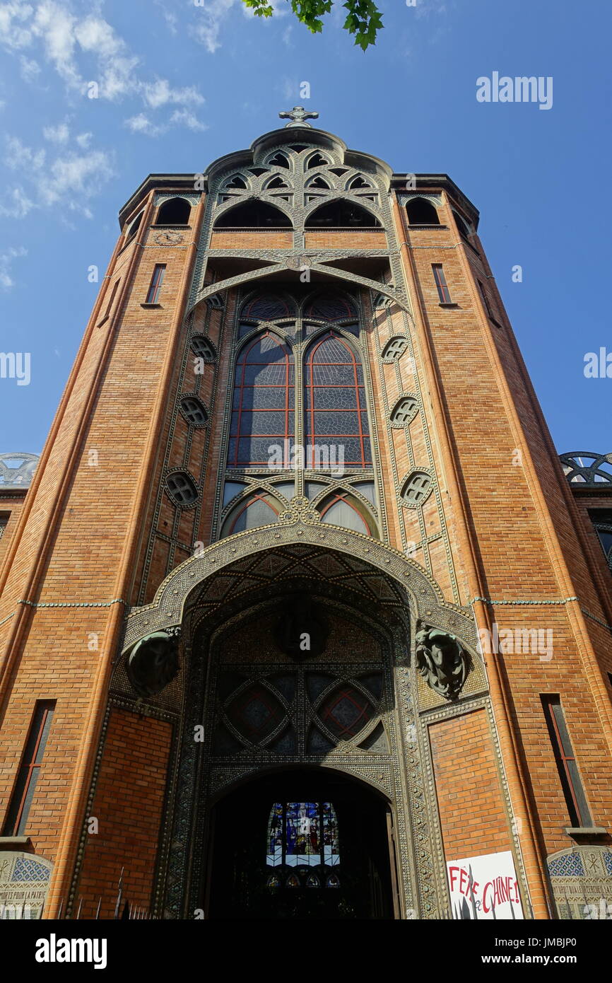 Paris, Pfarrkirche Saint-Jean de Montmartre, 19 Rue des Abbesses, Architekt Anatole de Baudot Stockfoto