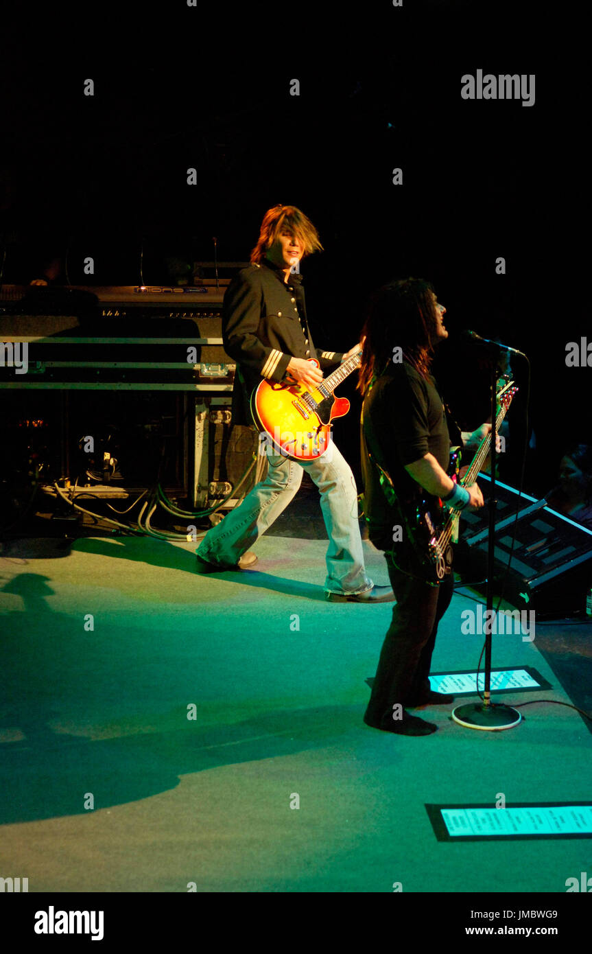 (L - R) John Rzeznik, Robby Takac Goo Goo Dolls durchführen, Key Club Hollywood, CA Stockfoto