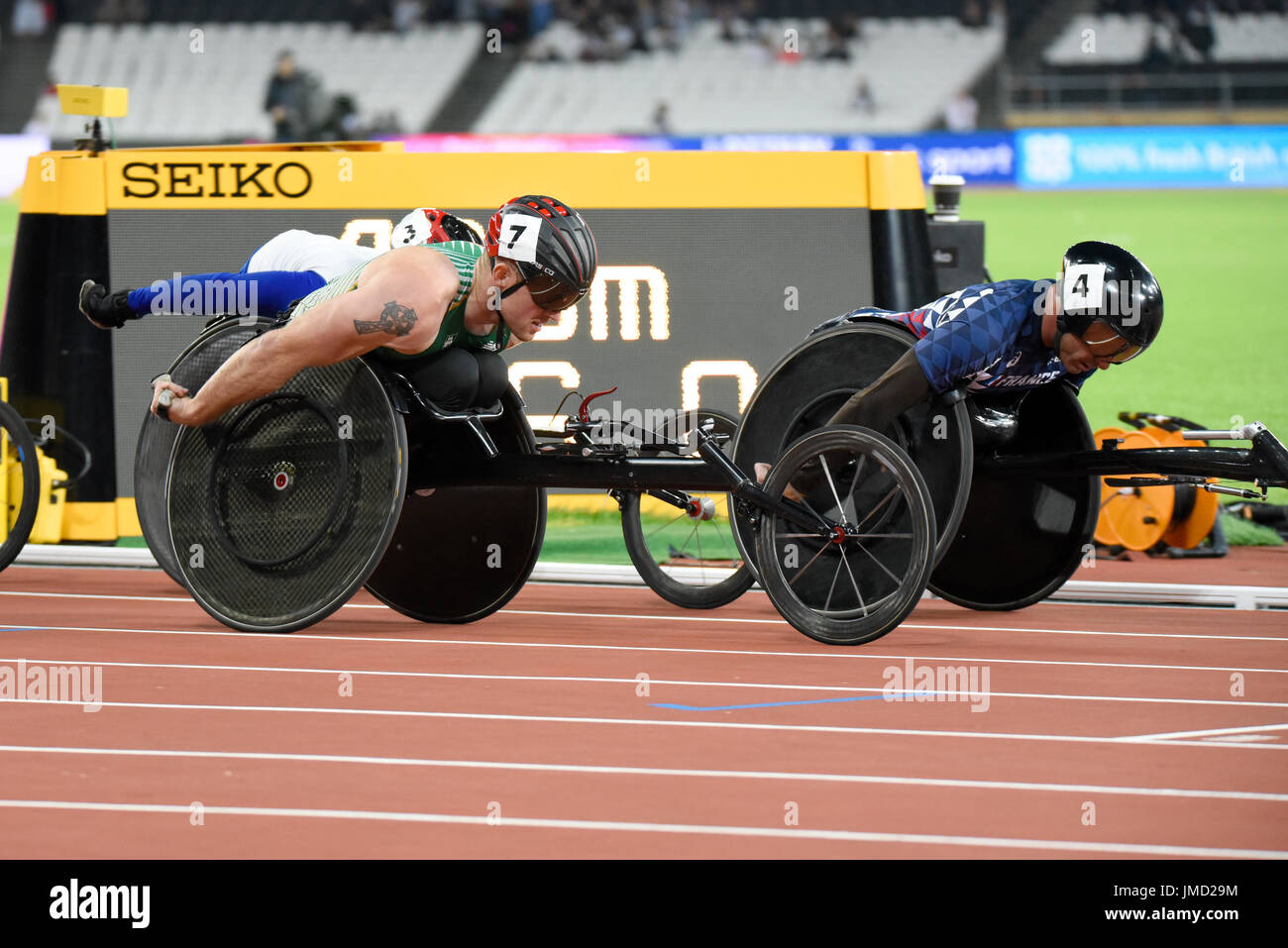 Pierre Fairbank und Patrick Monahan konkurrieren in den Rollstuhl Racing auf der Welt Para Athletik Champs in der Londoner Stadion. T 53 800 m Stockfoto