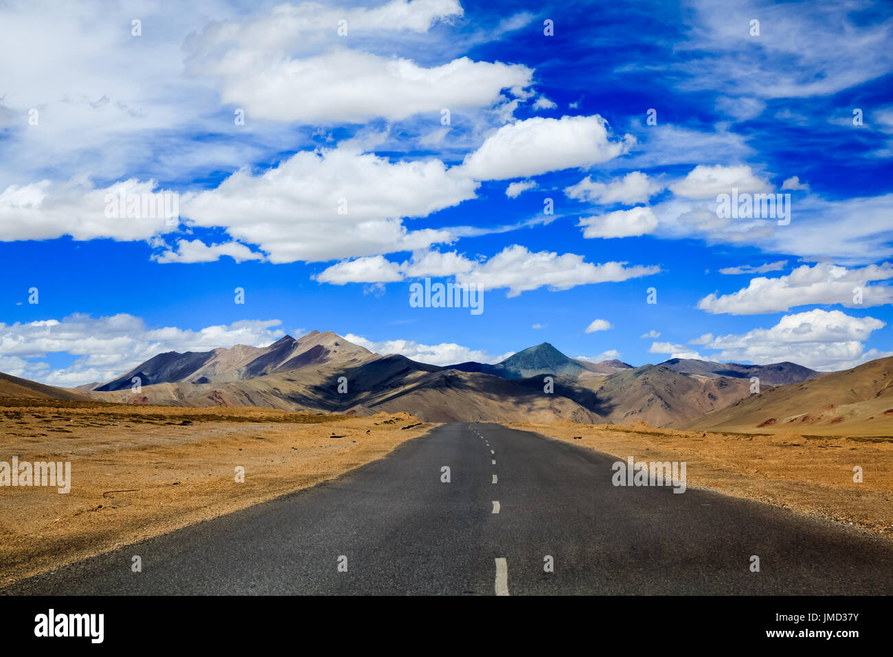 Straße auf den Berg, Leh, Ladakh, Indien Stockfoto
