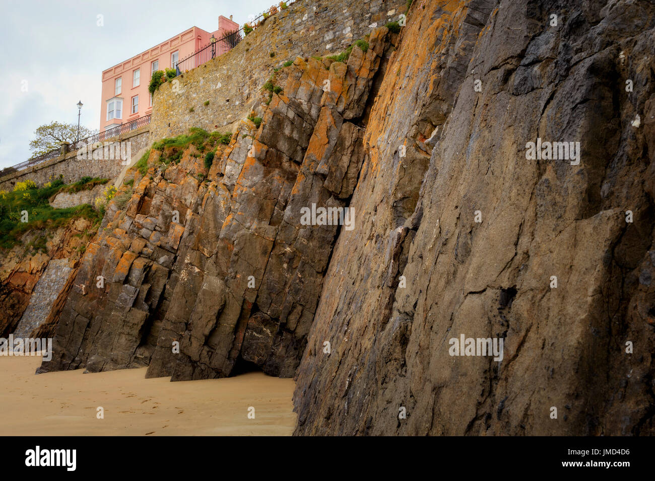 Tenby die unglaubliche Geologie und Architektur. Stockfoto