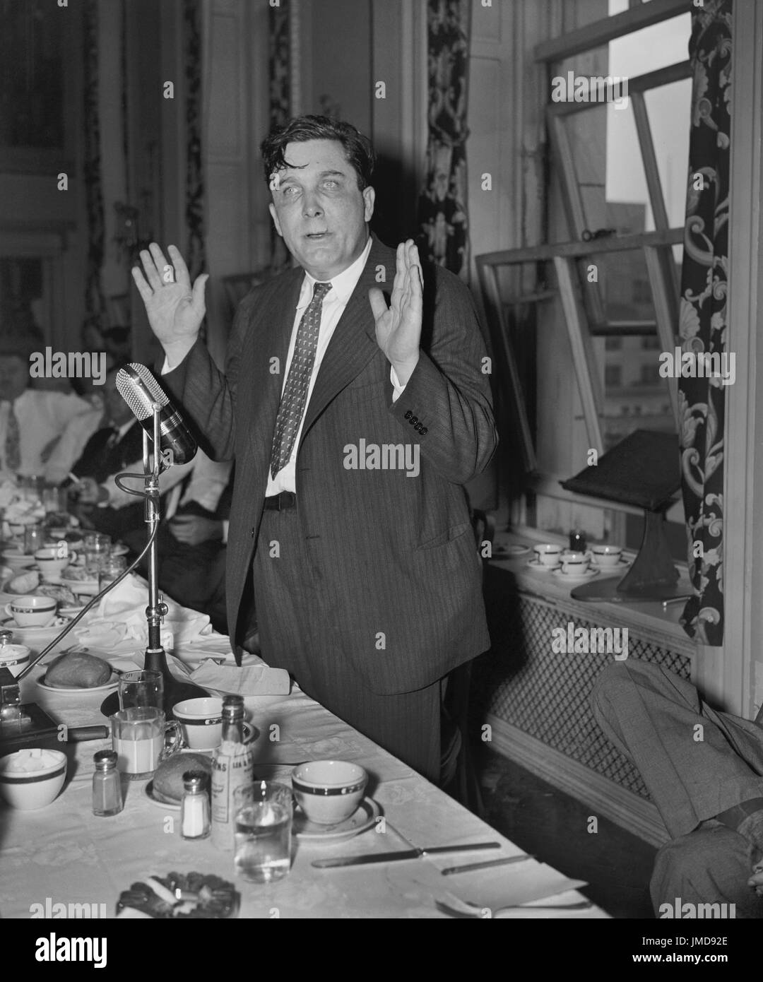 Wendell Willkie, Soon-to-be republikanische Kandidat für das Präsidentenamt, Adressierung National Press Club, Washington DC, USA, Harris & Ewing, Juni 1940 Stockfoto