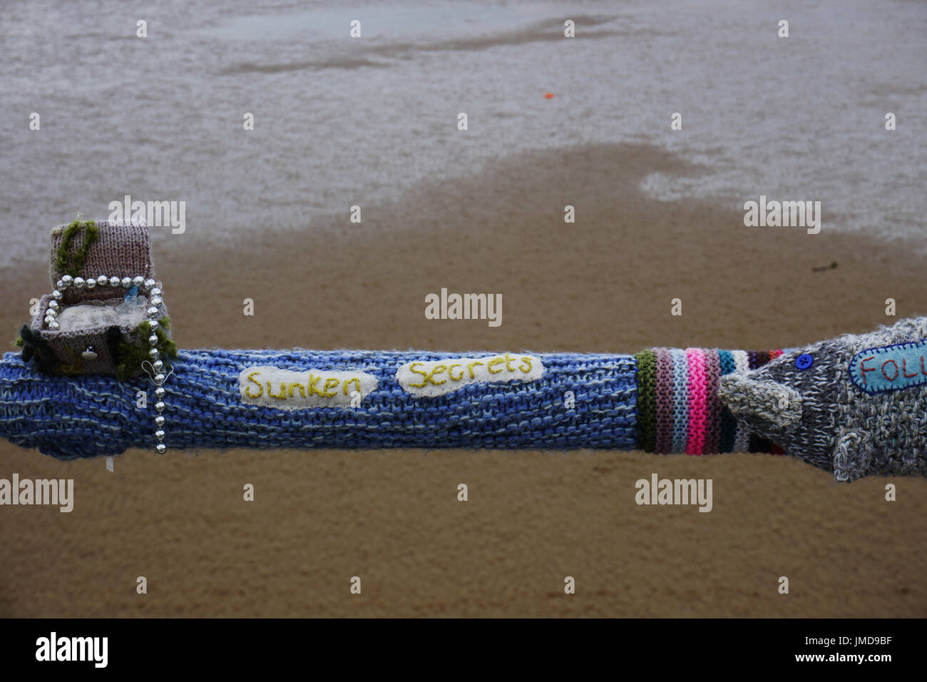 Saltburn Garn Bombardierung Stricken verzieren den Pier Stockfoto