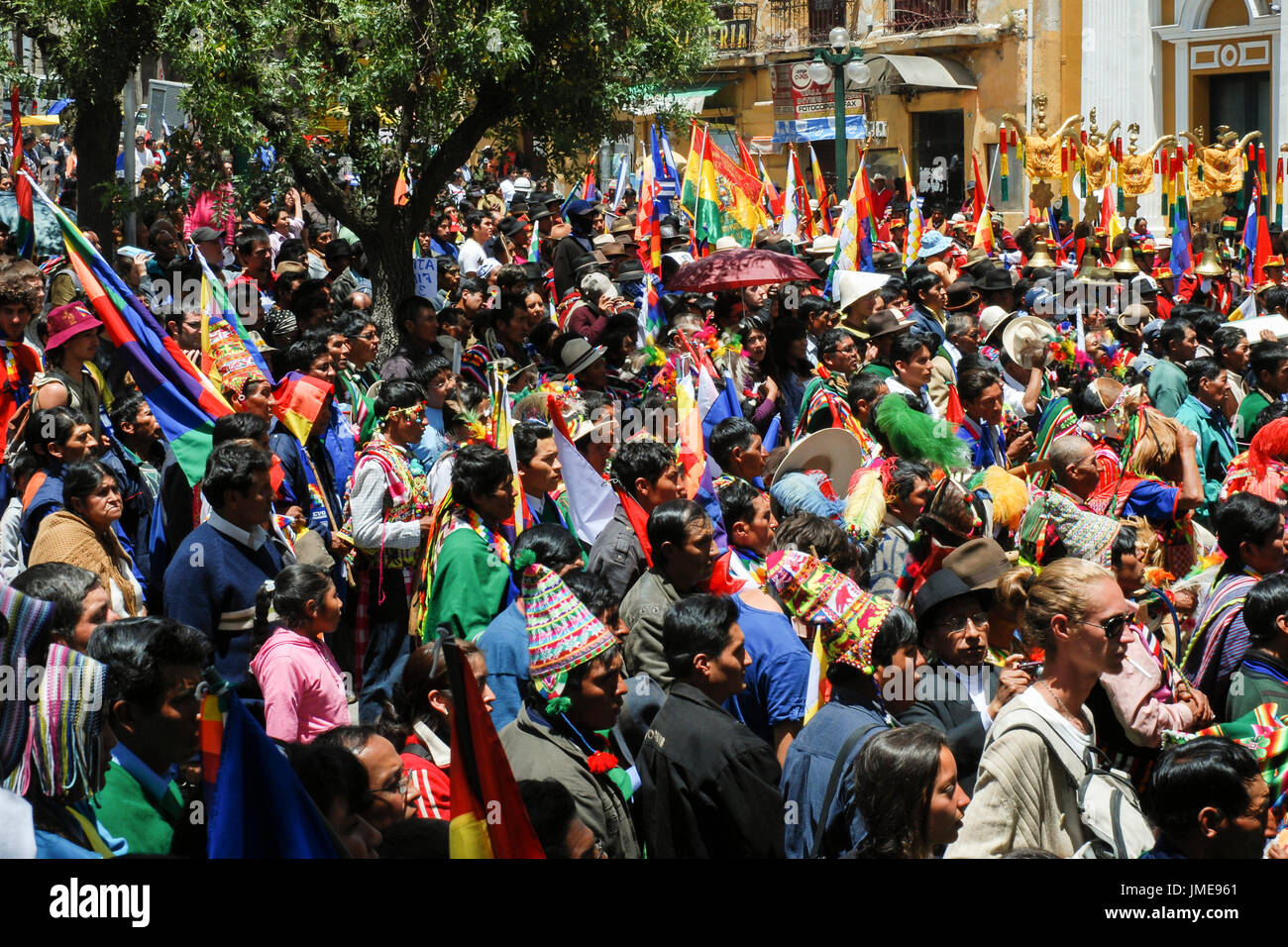 Eine Menge von Menschen während der Feier des Plurinationaler Staat Stiftung Tag, La Paz, Bolivien, Südamerika Stockfoto