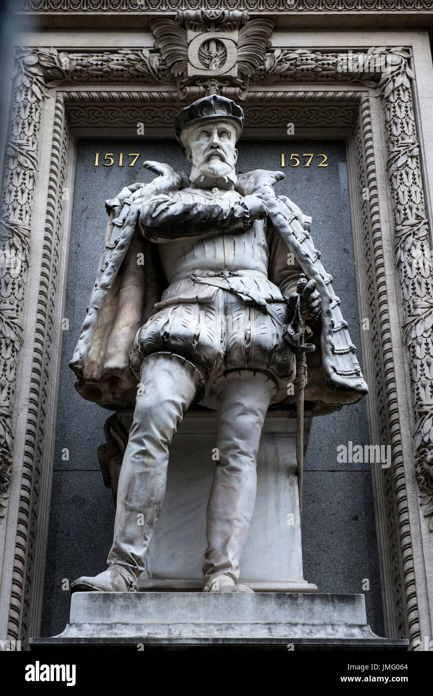 EUROPA, FRANKREICH, PARIS, ORATOIRE DU LOUVRE, STATUE VON GASPARD DE COLIGNY Stockfoto