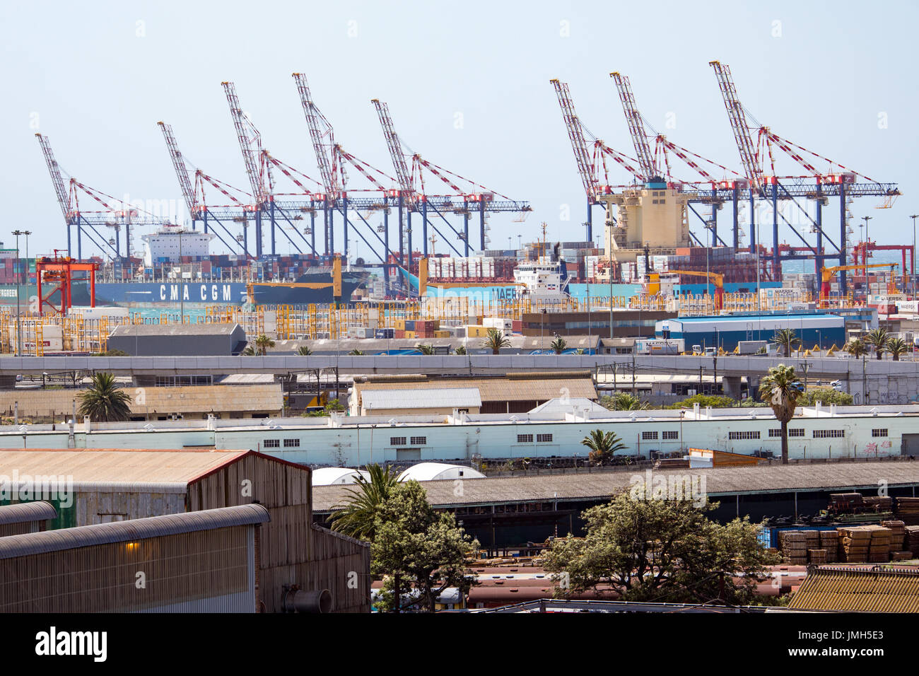 Container im Hafen von Kapstadt, Südafrika Stockfoto
