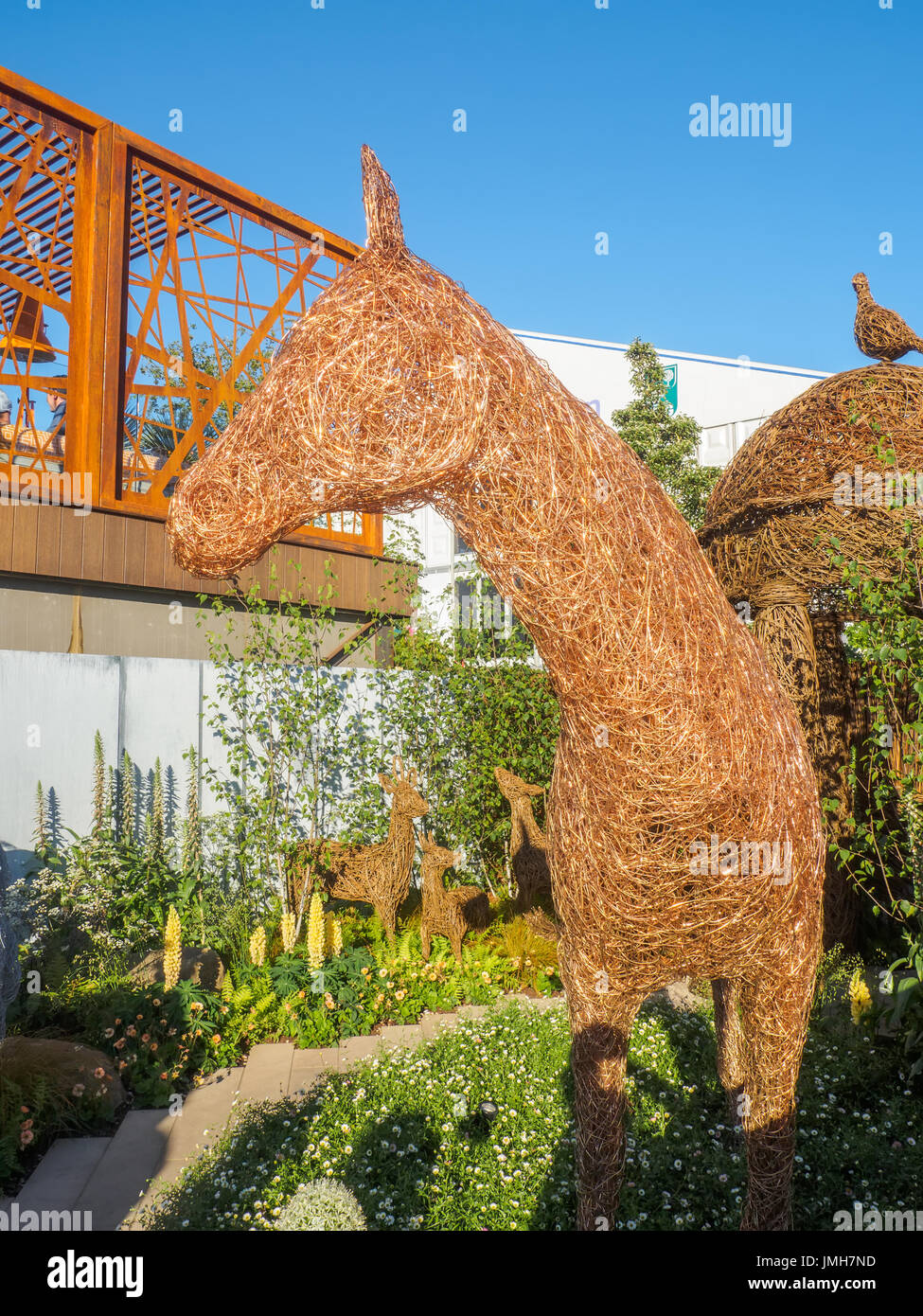 LONDON, UK - 25. Mai 2017: RHS Chelsea Flower Show 2017. Yorkshire basierte Künstlerin Emma Stothard display mit lebensgroßen Skulpturen von Tieren und Vögel. Stockfoto