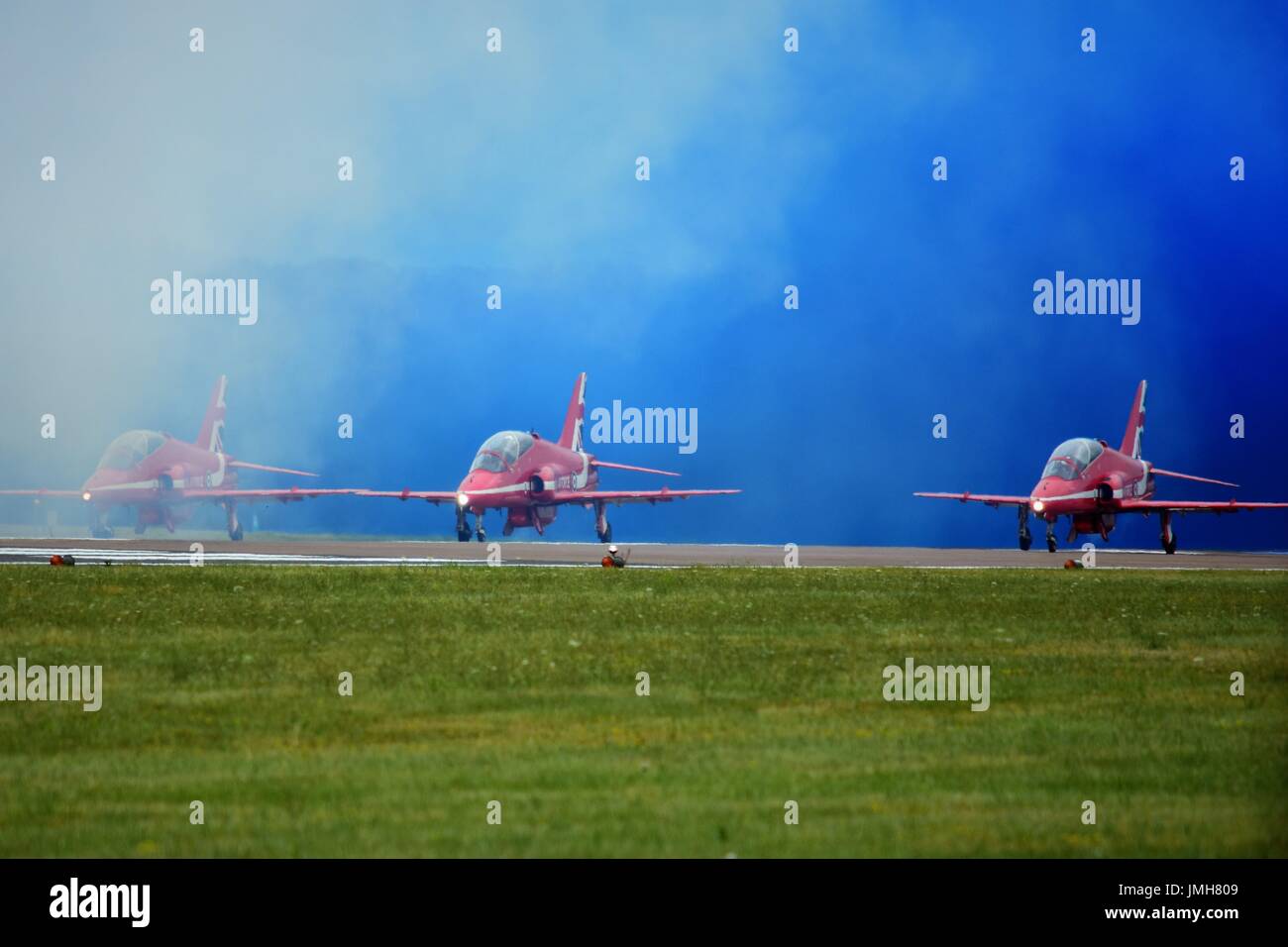 Red Arrows erklingt in 2017 Royal International Air Tattoo jährlich an RAF Fairford in Fairford, Gloucestershire, UK Stockfoto