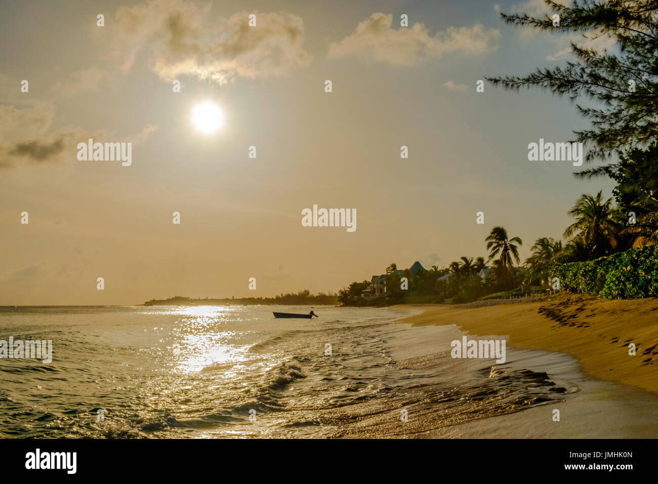 Am späten Nachmittag auf dem Friedhof Strand in der Karibik, Grand Cayman, Cayman Islands Stockfoto