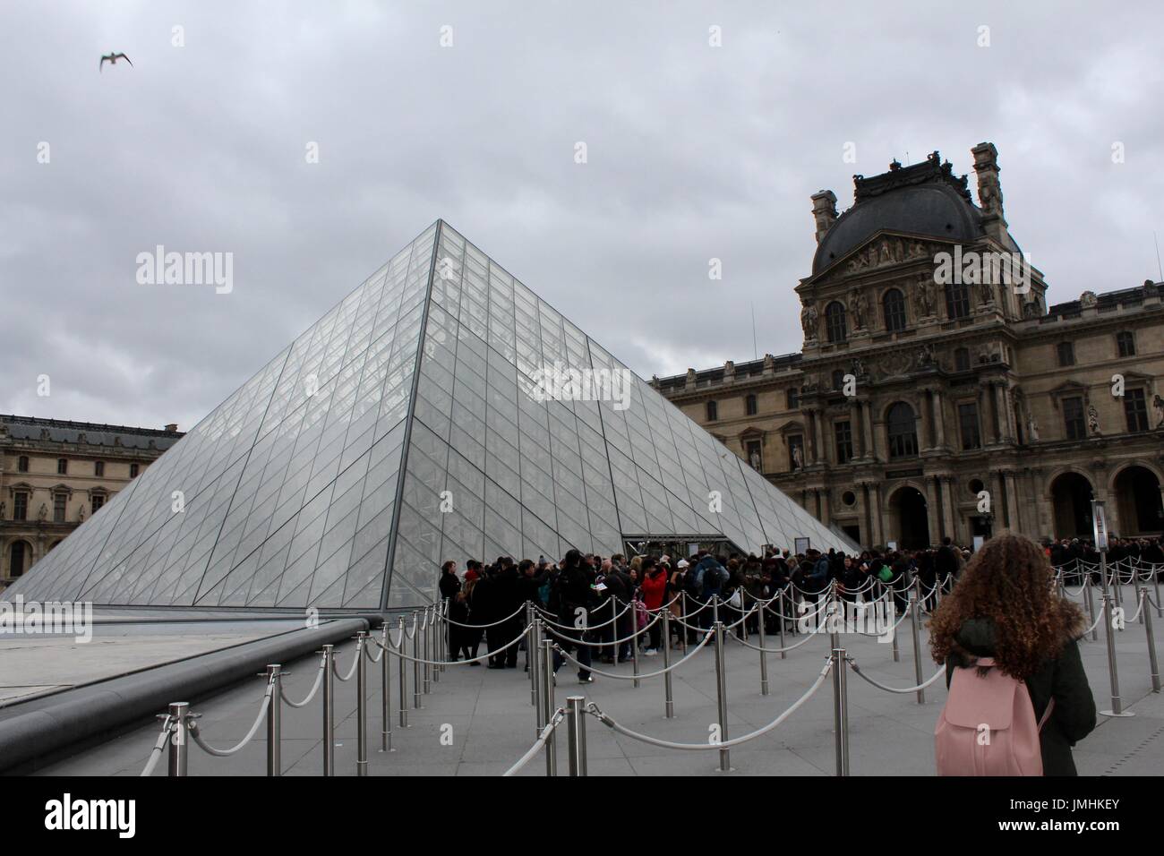 die Außenansicht des louvre Stockfoto