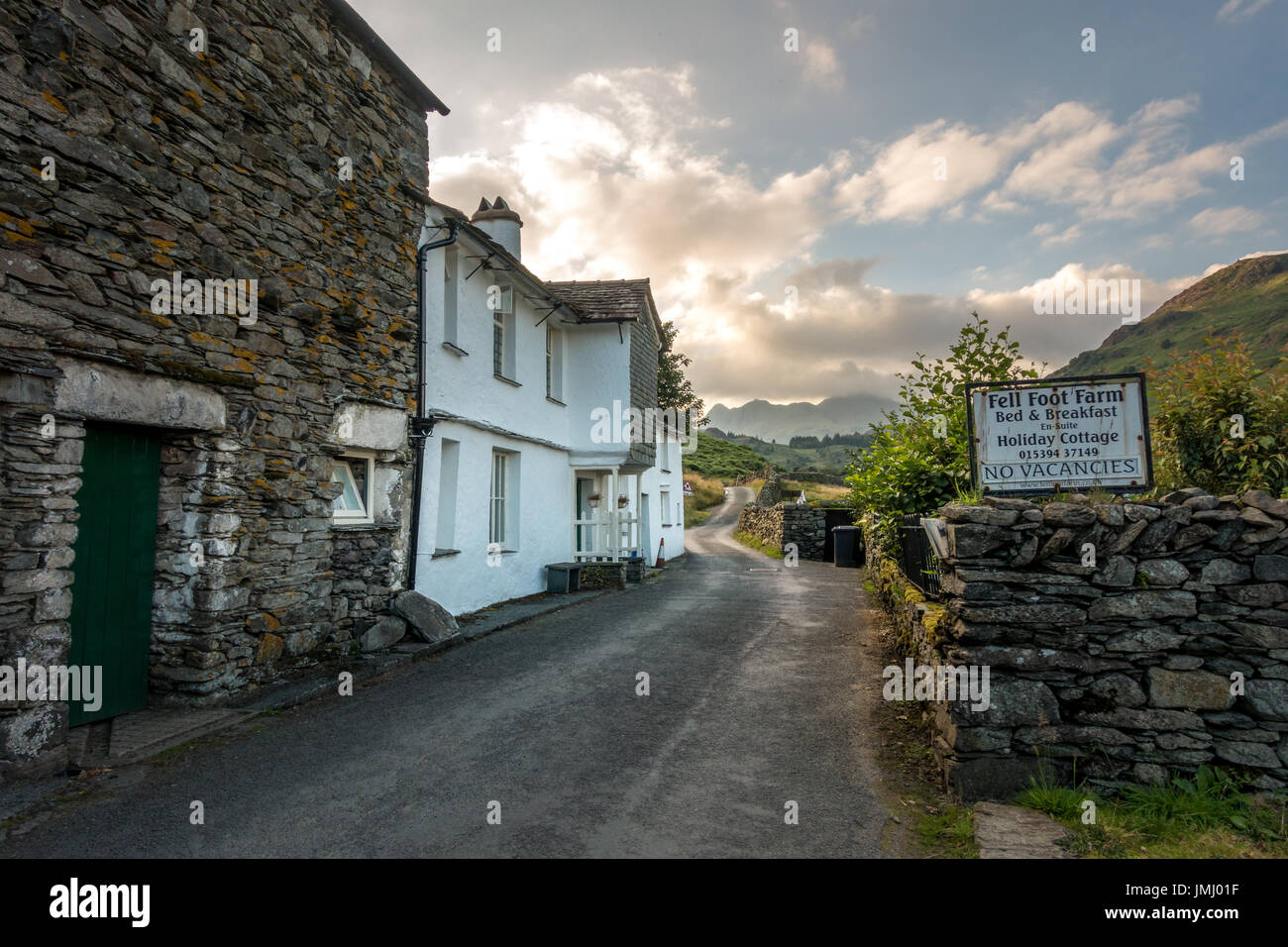 UK Landleben Landschaft: Ländliche wenig Langdales Bauernhaus und b & b, Lake District, Cumbria Stockfoto