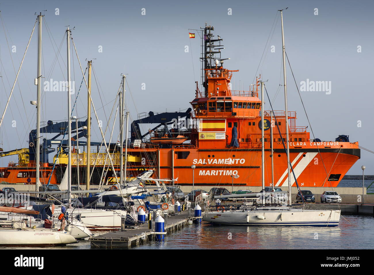 Cartagena, Murcia, Spanien.  Maritime Rescue Boot im Hafen von Cartagena. Dieses Boot widmet sich um Schiffswracks im Mittelmeer zu retten. Stockfoto