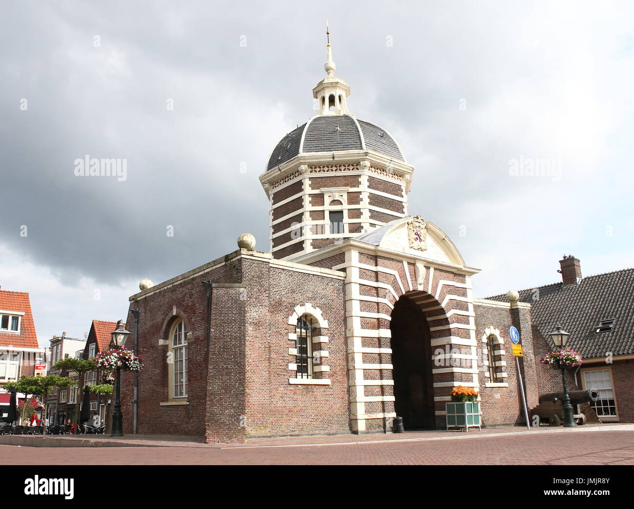 17. Jahrhundert Morspoort, westliche Stadttor in Leiden, Niederlande. Im klassischen Stil von Willem van der Helm Architekten entworfen. Stockfoto