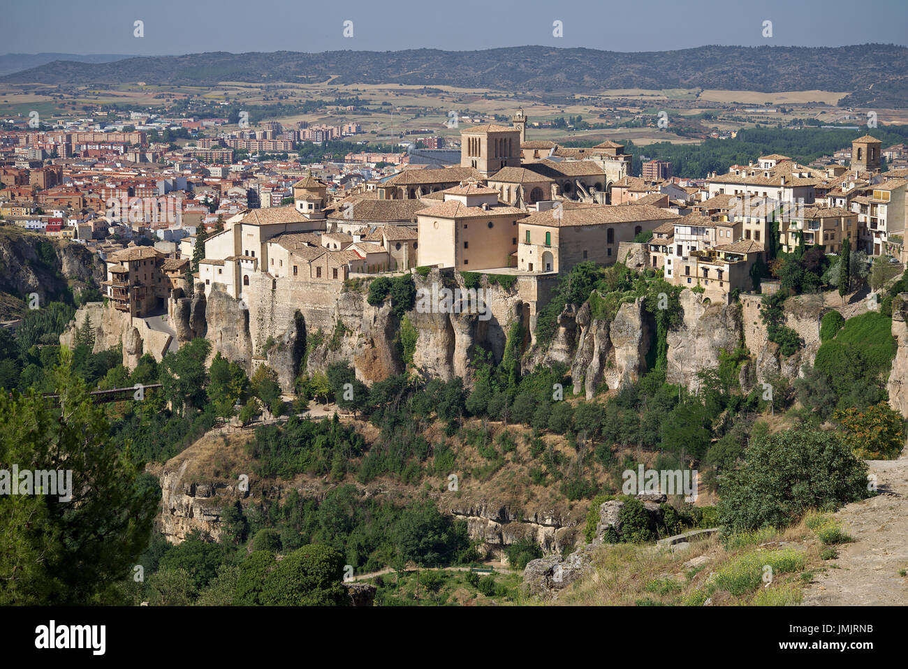 Luftaufnahme von der Kathedrale und dem historischen Stadtzentrum der Stadt Cuenca, Kastilien-La Mancha, Spanien Stockfoto