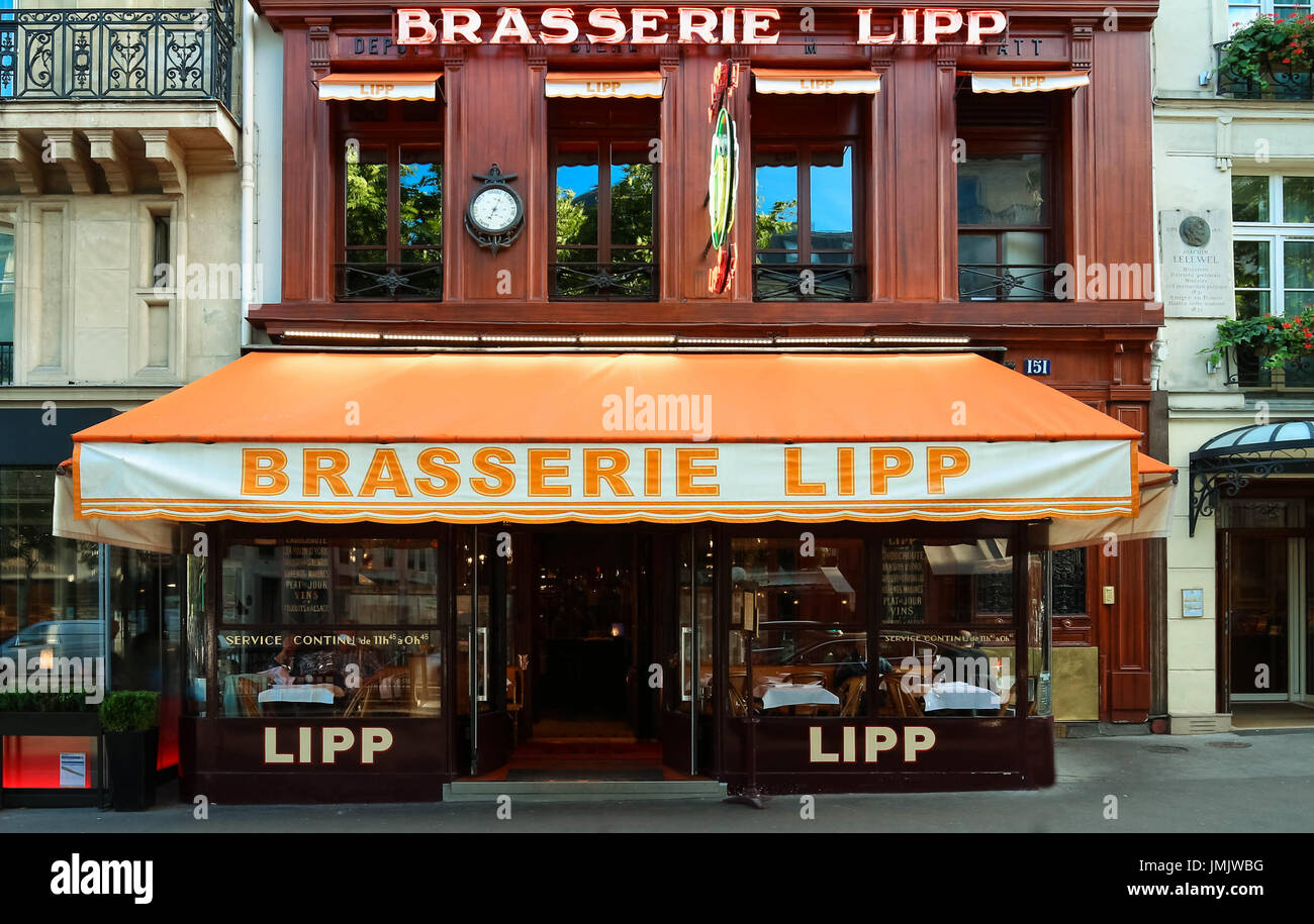 Die Brasserie Lipp ist eine berühmte Einrichtung auf dem Boulevard Saint-Germain in Paris, Frankreich. Stockfoto