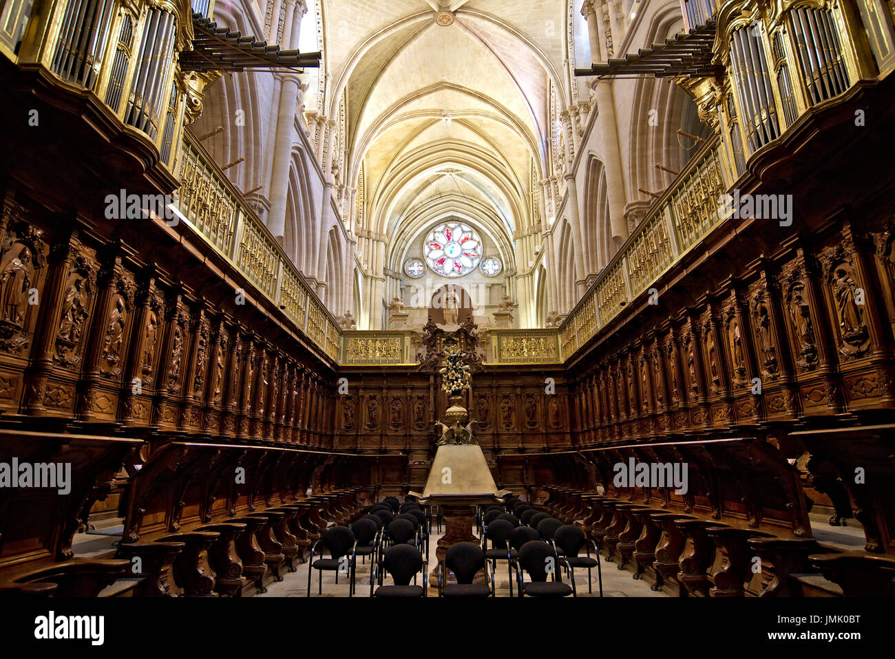 Chor der Kathedrale Santa Maria in Cuenca, Kastilien-La Mancha, Spanien. Der Walnuß-Holz. Im 18. Jahrhundert von Manuel Gassó gebaut. Stockfoto