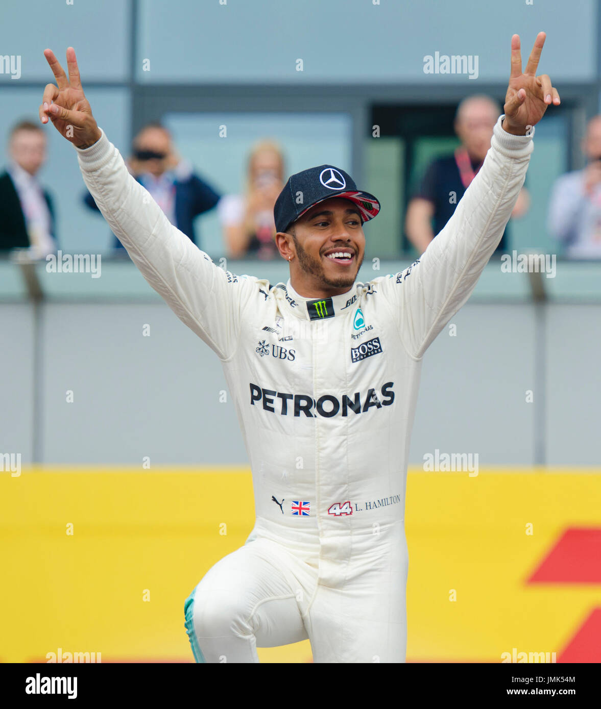 Lewis Hamilton feiert nach dem Gewinn der britischen Formel 1 Grand Prix 2017 Stockfoto