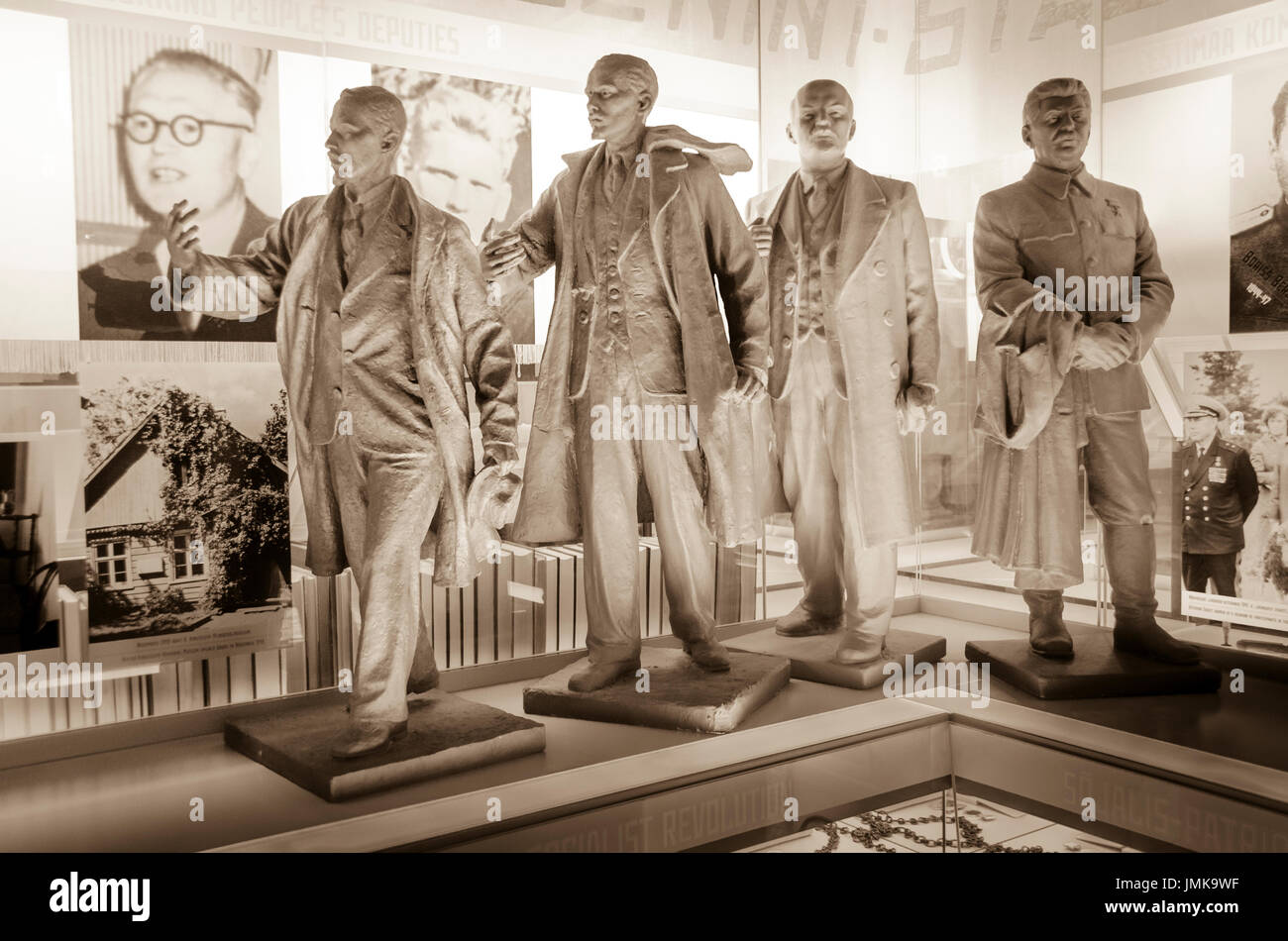 Sozialistischen Realismus Statuen der kommunistischen Führer an das Okkupationsmuseum, Kuressaare, Sareema, Estland Stockfoto