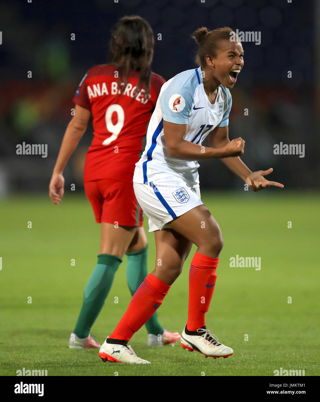 Die Engländerin Nikita Parris feiert das zweite Tor ihrer Mannschaft während der UEFA Women's Euro 2017, Gruppe D Spiel im Koning Willem II Stadion, Tilburg. DRÜCKEN SIE VERBANDSFOTO. Bilddatum: Donnerstag, 27. Juli 2017. Siehe PA Geschichte SOCCER England Women. Bildnachweis sollte lauten: Mike Egerton/PA Wire. Stockfoto