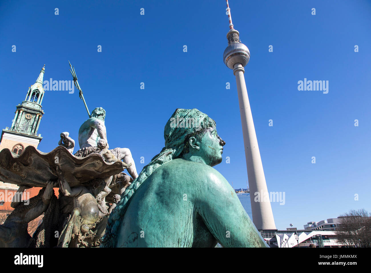 Berlin, Deutschland, Alexanderplatz, Innenstadt, Bezirk Mitte, Berliner Fernsehturm, Neptunbrunnen, Stockfoto