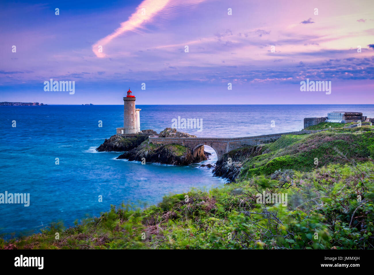 Blick auf den Leuchtturm Phare du Petit Minou Plouzane, Fort du Petit Minou, Bretagne (Bretagne), Frankreich. Stockfoto