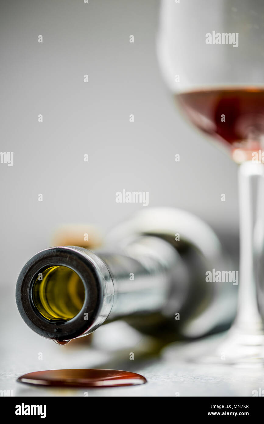 den letzten Tropfen Wein Serie. Stockfoto