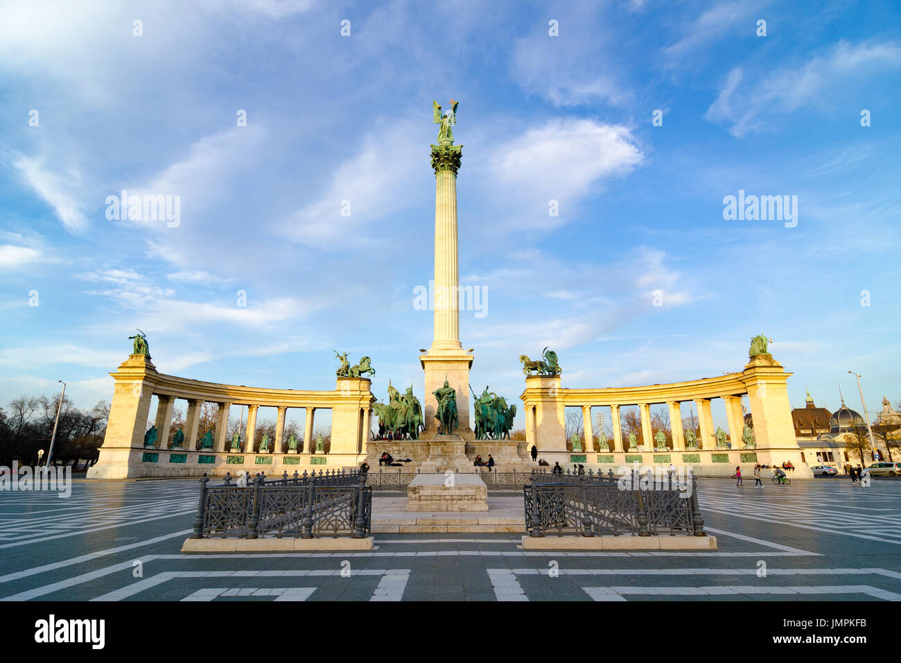 Milleniumsdenkmal auf dem Heldenplatz - Hosok Tere gehört zu den wichtigsten Plätzen in Budapest, Ungarn. Stockfoto