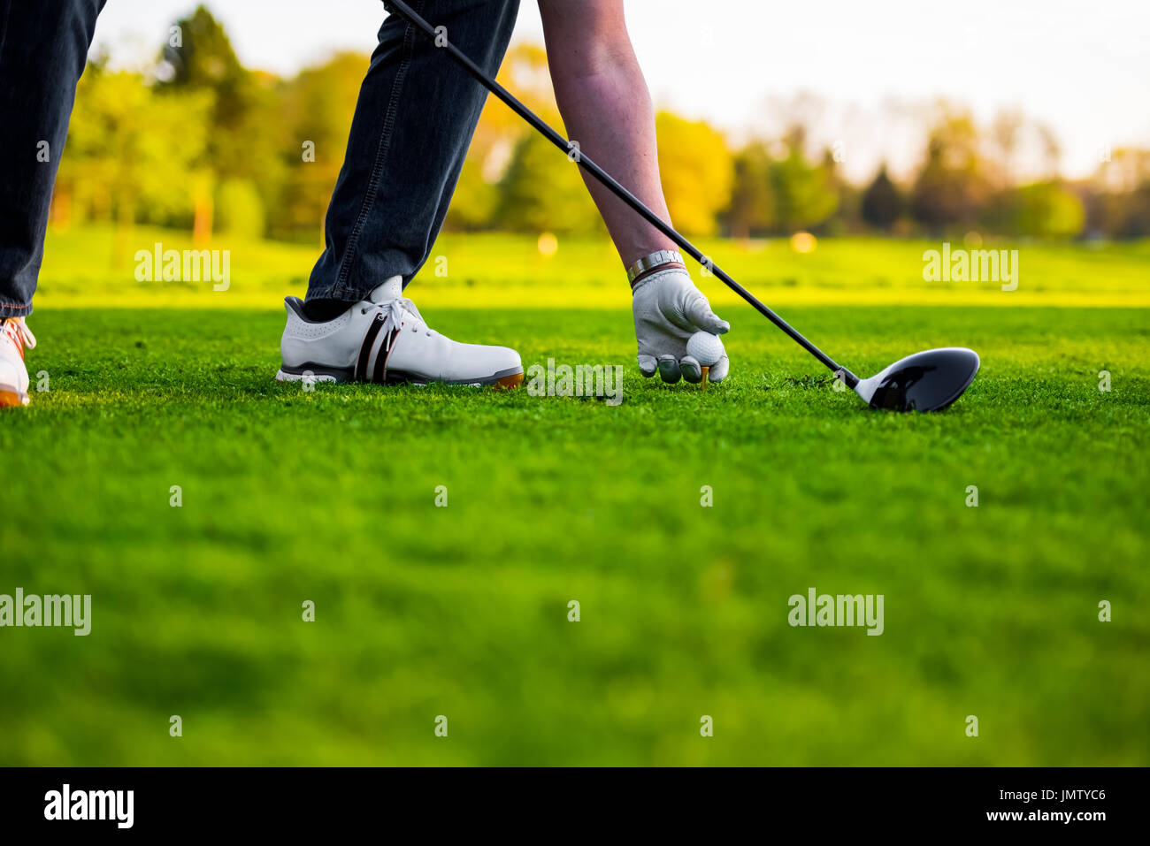 Golf Spieler ziehen mit dem Antrieb Stockfoto