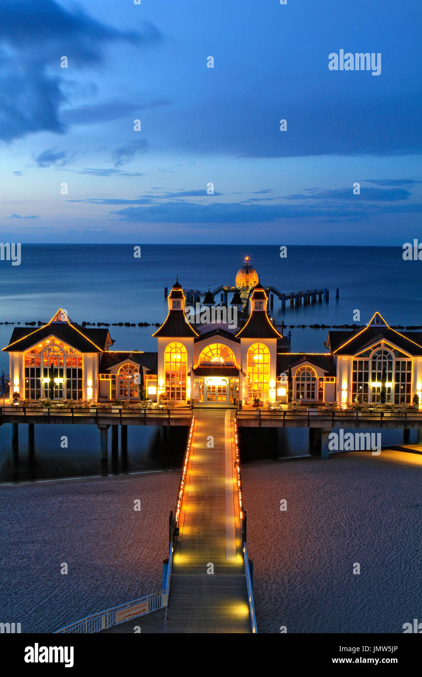 Sellin Pier, Baltic Seaside Resort Sellin, Rügen, Mecklenburg-Western Pomerania, Deutschland, Europa Stockfoto
