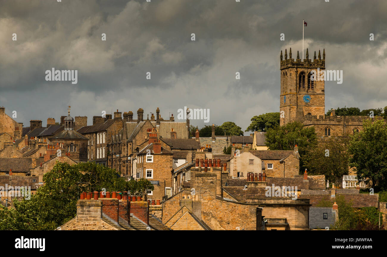 Barnard Castle, Teesdale, UK-dachlandschaft gegen einen stürmischen Himmel Juli 2017 Stockfoto