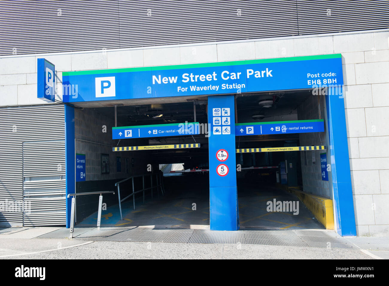 Bild: Taxistand, Taxistand an der Market Street und Calton Road zum bahnhof waverley, New Street Car Stockfoto